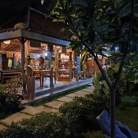 Villa Kayu Yogyakarta Luaran gambar