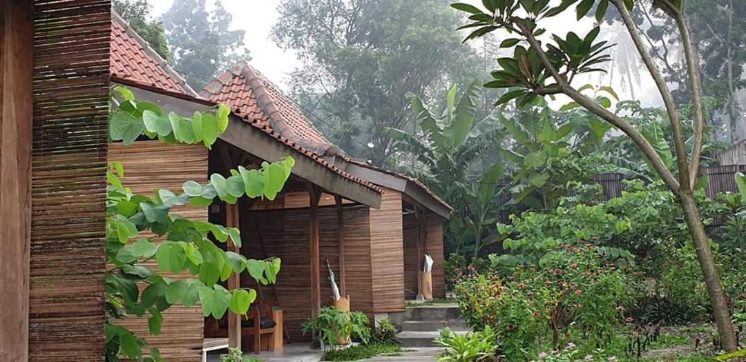 Villa Kayu Yogyakarta Luaran gambar