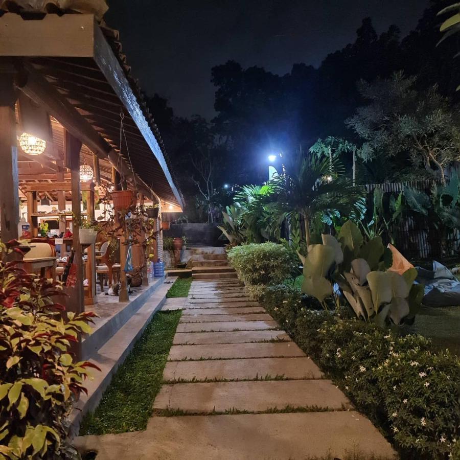 Villa Kayu Yogyakarta Luaran gambar