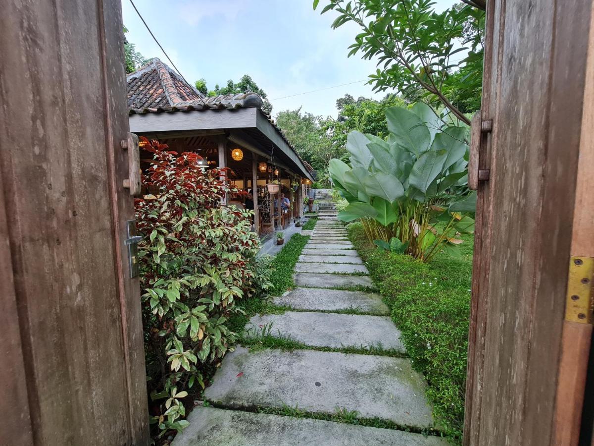 Villa Kayu Yogyakarta Luaran gambar