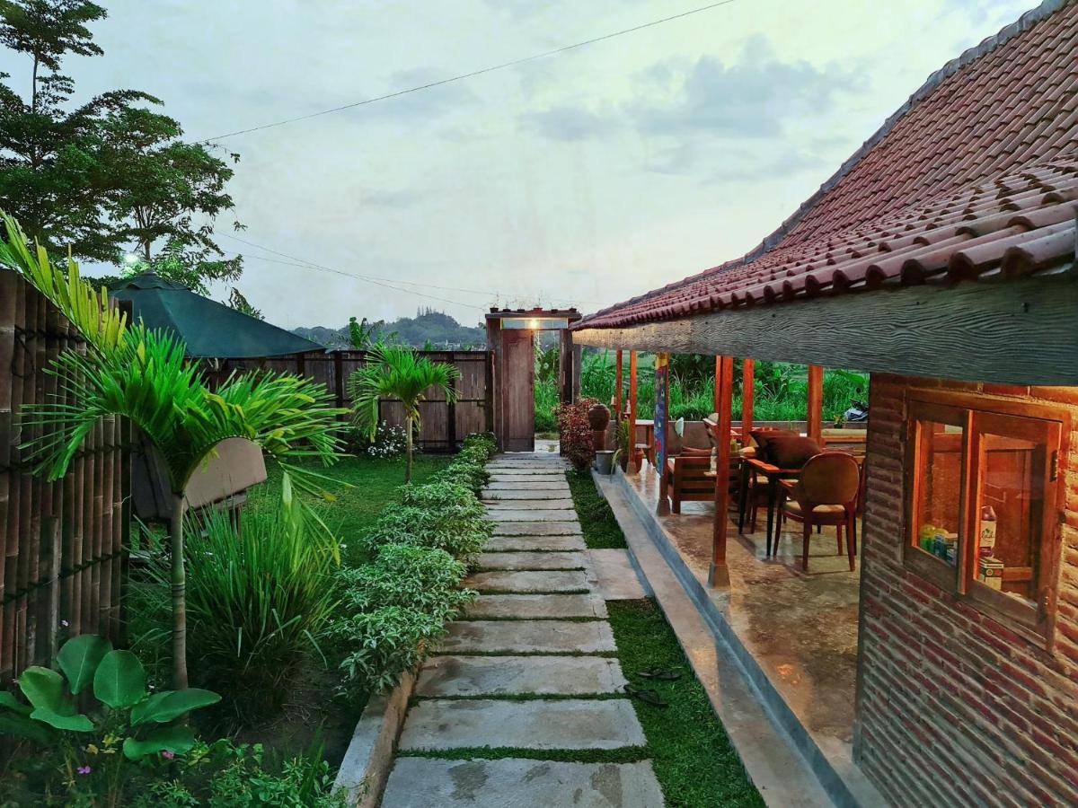 Villa Kayu Yogyakarta Luaran gambar