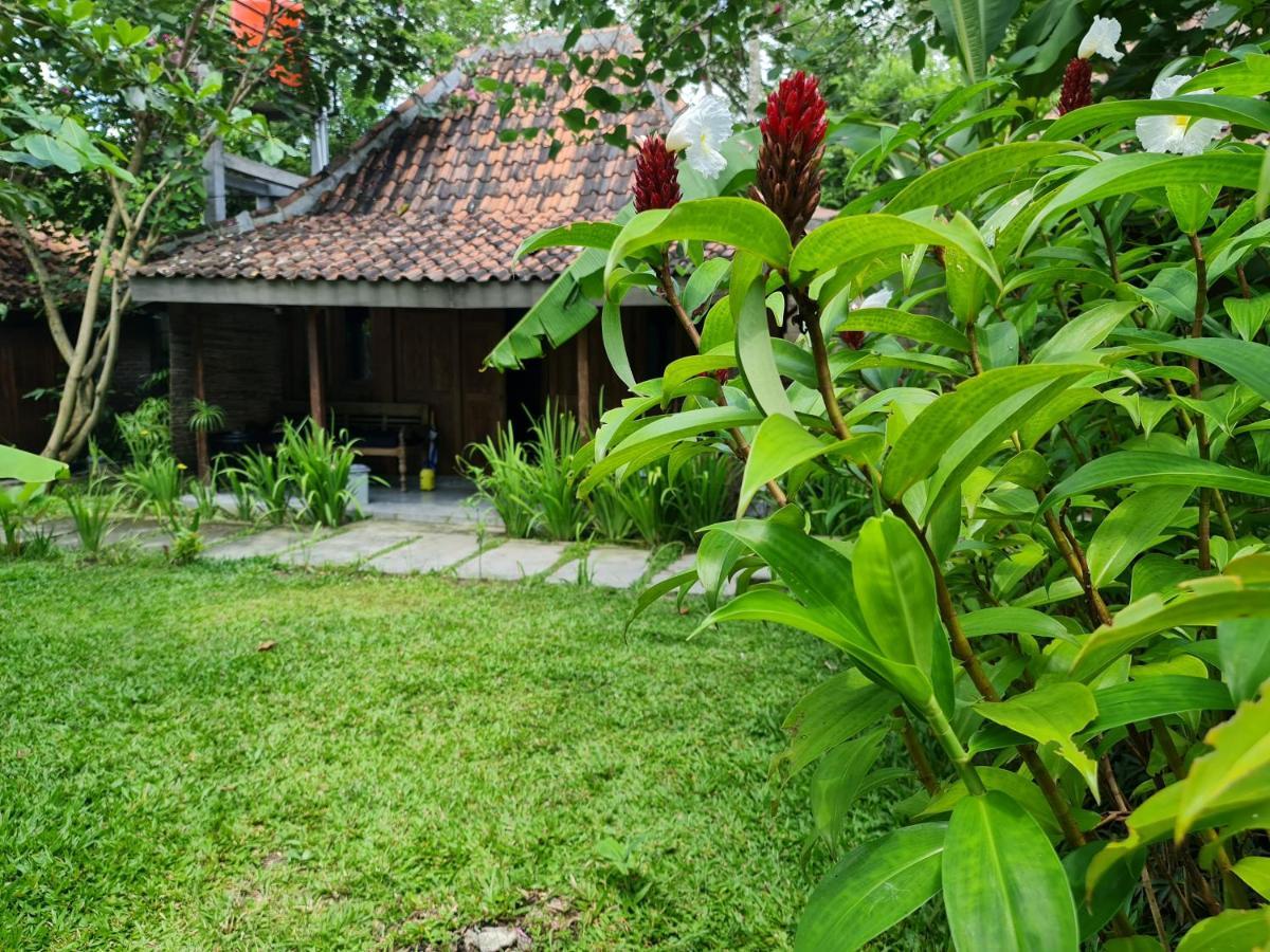 Villa Kayu Yogyakarta Luaran gambar