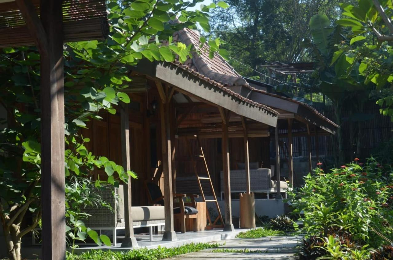 Villa Kayu Yogyakarta Luaran gambar